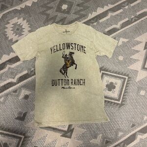 Women’s Yellowstone shirt